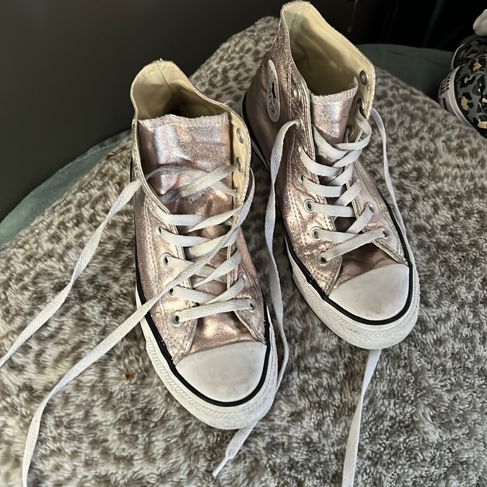 Women’s Converse high top size 7, metallic rose gold